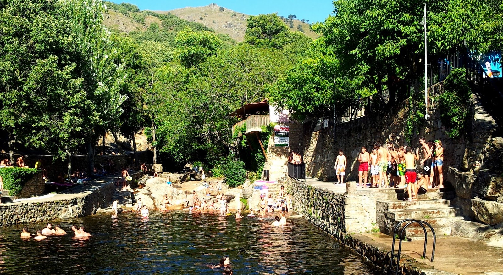 Piscina Casas del Monte (2)