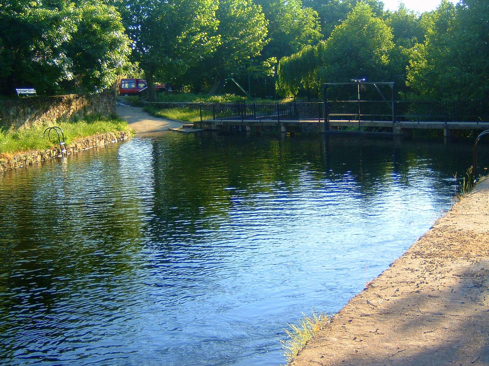 piscina natural 2 20-05-2003 19-04-57