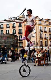 MÁXIMO ÓPTIMO: Magia y circo